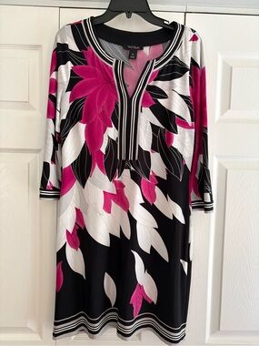 White House Black Market Dress. Size M. Pink, black And White.